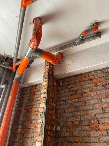 宥蓁水電 - 新建廁所吊管