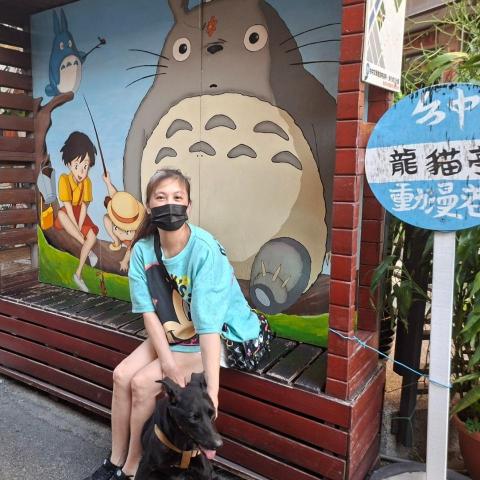 提供遛狗绳服務的專家郭芳如