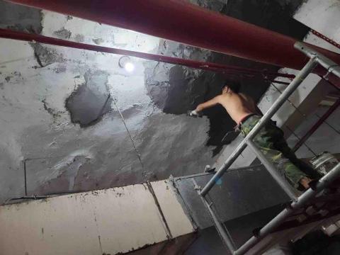 福赫防水工程行 - 鋼筋裸露 天花板泥作挖掉修補