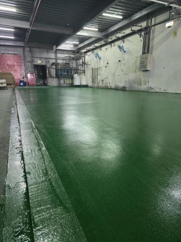 邱炳嘉 - 廠房epoxy 地坪局部剔除中途施作止滑面漆