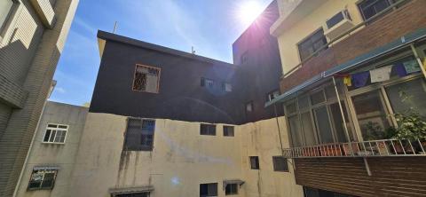 邱炳嘉 - 全屋防水翻新施作（黑色部分）