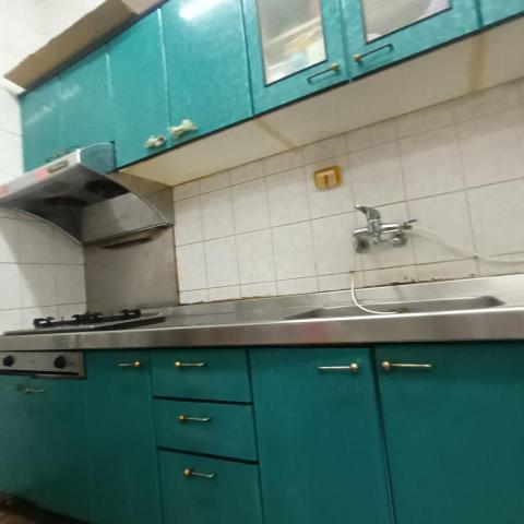 知足全方位居家清潔 - 本來整個廚房都是霉菌，油垢，水垢，經過我們細心，耐心的處理清洗後，就像是全新的一樣