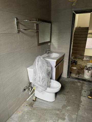 邱炳嘉 - 馬桶盥洗台等翻新更換