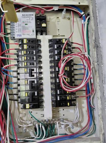 阿杰水電行 - 控制箱匯流排按裝設計