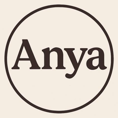 提供配音服務的專家Anya