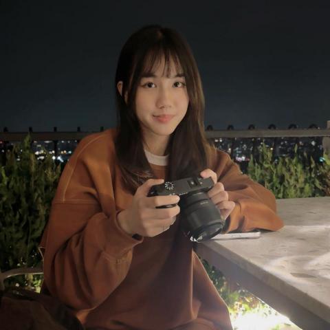 提供遛狗服務的專家靖雅