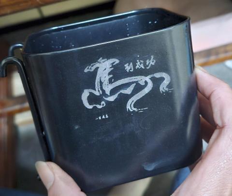 霏霏 - ikea洞板置物盒雷雕