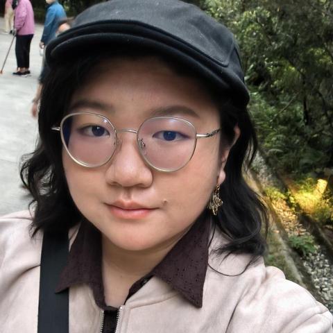 提供相機街服務的專家鐘子雅