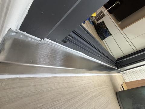 開鑫鐵工廠 - 施工後（304沙面不銹鋼腳踏板）