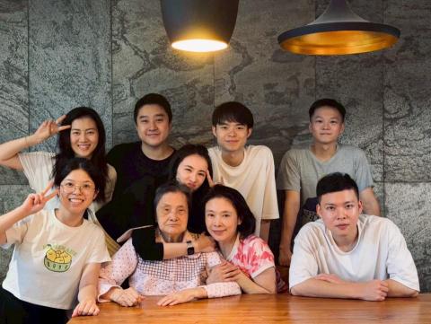 陳威廷 - 這是我親愛的家人們