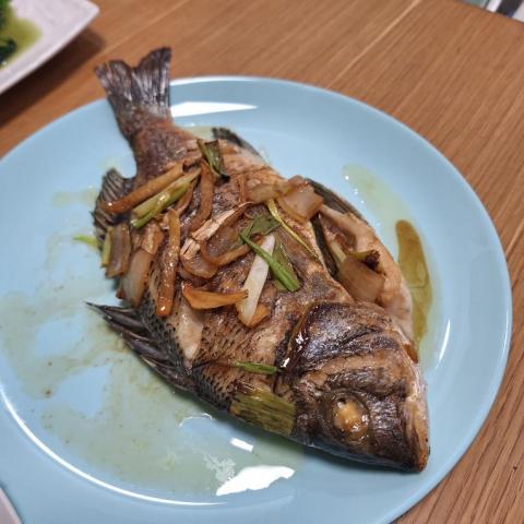 廖芸禾 - 香煎黑鯛魚