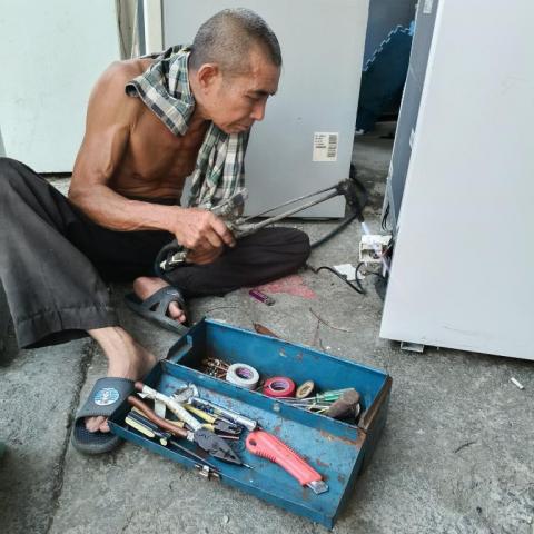 提供liebherr冰箱故障服務的專家大高雄寶來師傅