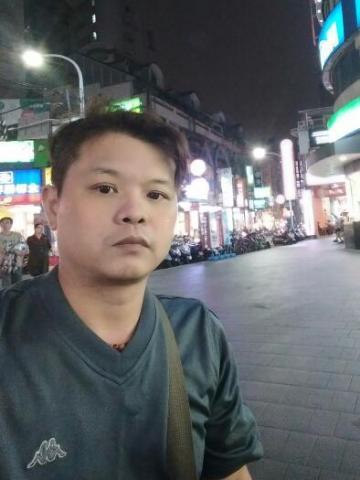 提供搬家打包服務的專家黃義傑