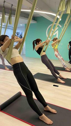 大大體能 - 空中瑜伽