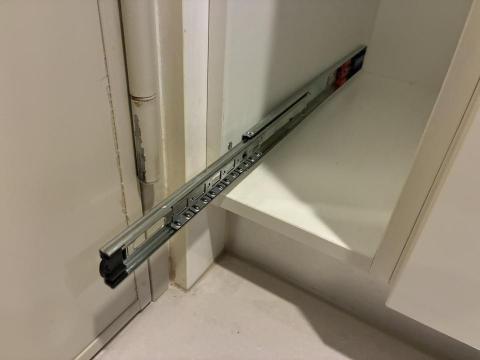 周文翔 - 抽屜軌道脫落損壞維修