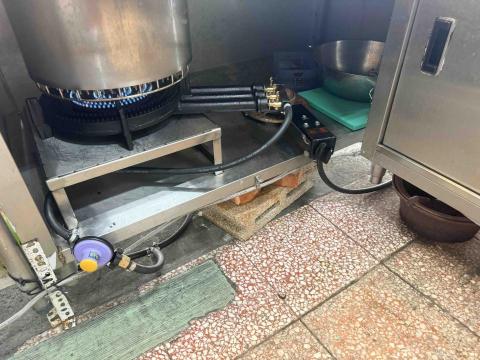 陳先生 - 生意用大三環瓦斯爐