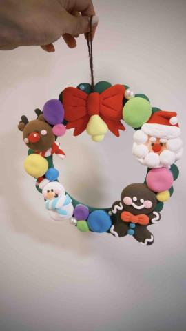 姚采伶 - 黏土課-作品範例（聖誕花圈）