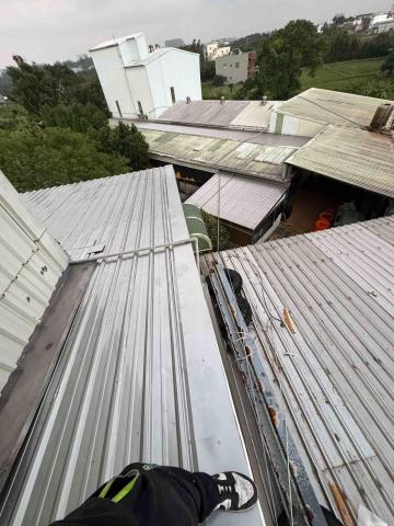 鐵工/浪板工程 - 更換完之後的白鐵屋頂板（1）