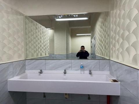 敬庭有限公司 - 廁所整修工程(人造石洗手台、明鏡、造型牆面、噴漆及貼磚)