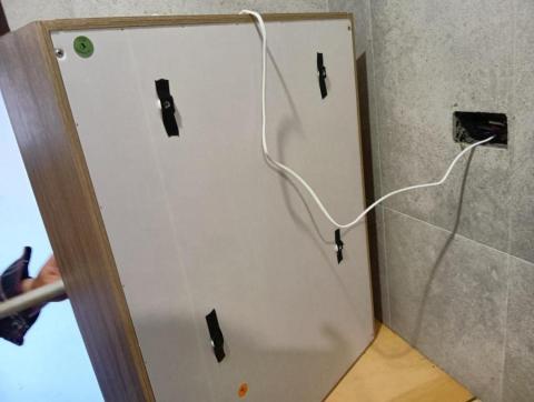 許耀文 - 鏡櫃安裝1-1