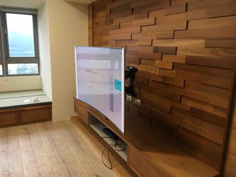 馬璽皓 - 造型牆伸縮式壁掛