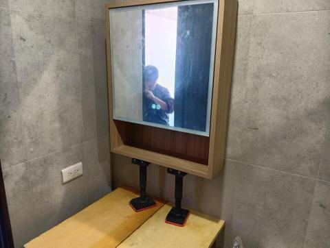 許耀文 - 鏡櫃安裝1-2