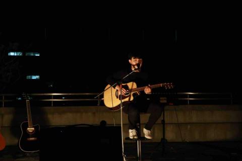 周祿元 - 大學時期上台表演