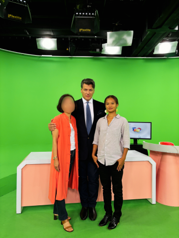 張黛筠－法文教學與翻譯 - 皮爾卡登 Pierre Cardin 品牌來台時裝周
TVBS 專訪現任董事長Rodrigo Basilicati-Cardin
後台同步口譯 中法互譯