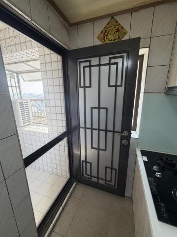 開鑫鐵工廠 - 施工後，更換門片（訂製304不銹鋼烤漆包板）