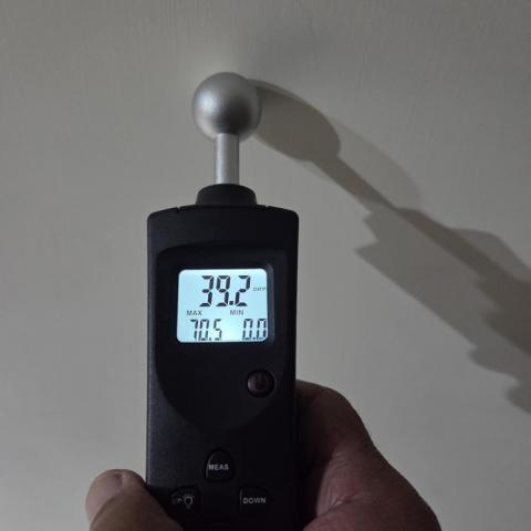 良寓水管企業社 - 牆體溼度檢查作業