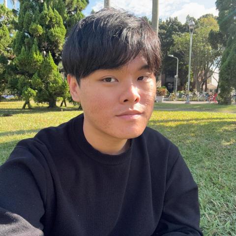 提供作文家教服務的專家吳奕廷