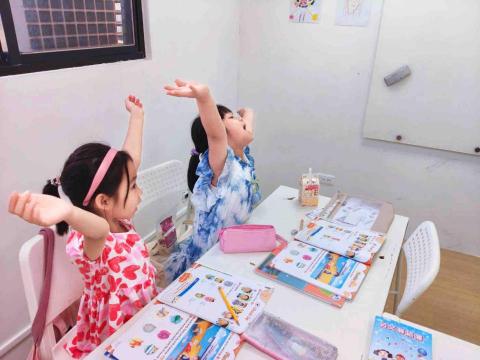 Shally Hu - 「身體動覺」是最直接的方式