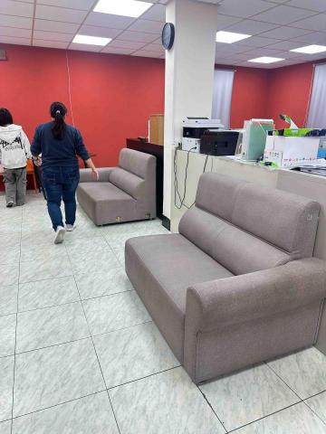 江東霖 -  沙發搬運