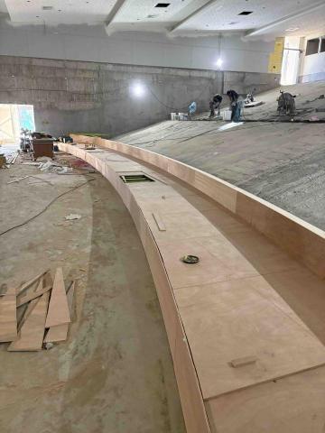 雷曜裝潢工程行 - 演講中心造型地板