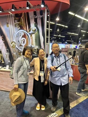 Isabella Lee - 2025 NAMM: 代表公司去美國展