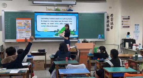 陳映丞 - 2025至新竹大庄國小進行畢業專題研究