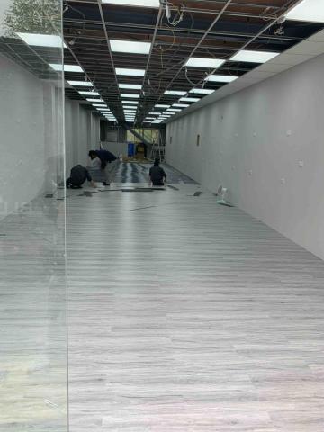 億年沙發&統包 - 輕隔間，塑膠地板，壁紙