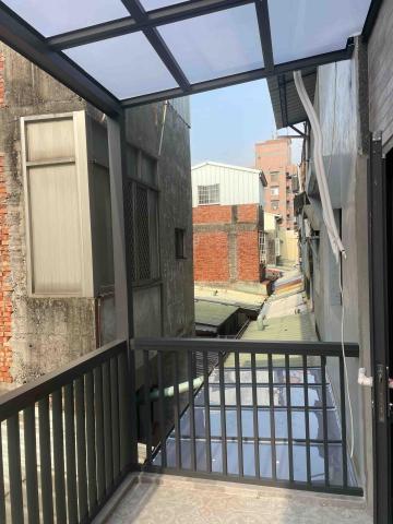 宥昌鋁門企業社 - 2樓后陽台採光罩加格柵欄杆
