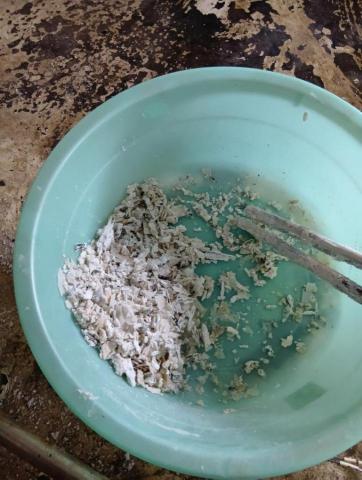 許耀文 - 儲熱式電熱水器電熱棒更換