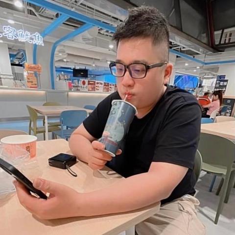 提供台中晚餐外送服務的專家廖浚良