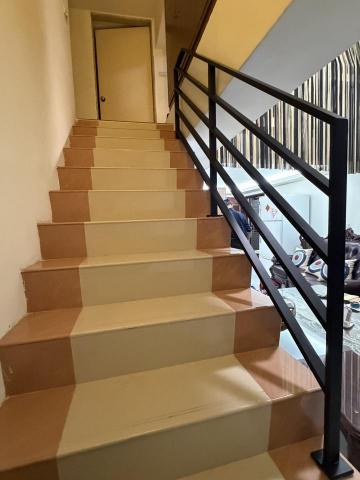 開鑫鐵工廠 - 訂製鐵件（烤漆扶手）