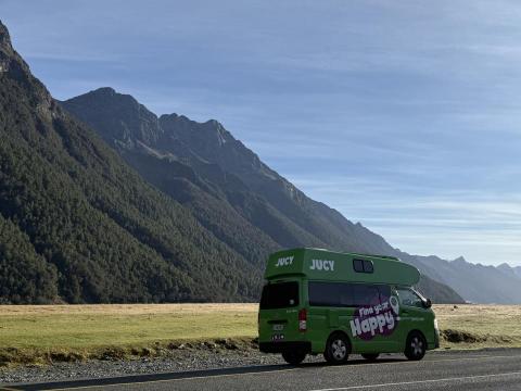 鍾雅琪 - 自駕露營車探索19天紐西蘭之旅，行程、住宿、交通、簽證等等事項，全部親手搞定?，交給我保證滿滿收穫