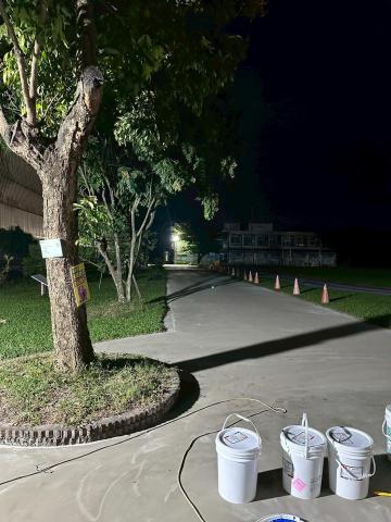 楊旻憲-防水油漆抓漏 - 運動場水性面漆施工