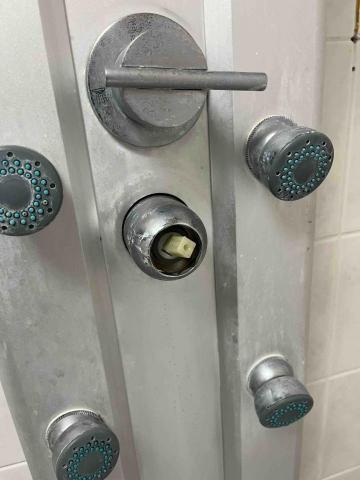 黃子睿 - 龍頭閥芯跟換