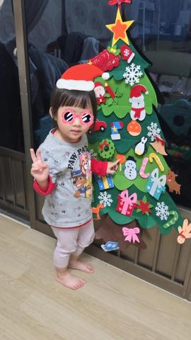 P&middot;ᴗ&middot;inaෆ⃛ - 佈置聖誕樹