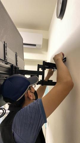 小江～明哥，電力職人⚡️ - 電視壁掛架(手臂式)安裝