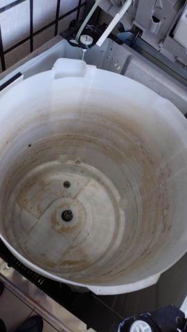 分離式冷氣、直立式洗衣機清潔保養-陳師傅 - 洗衣機外桶-清洗前