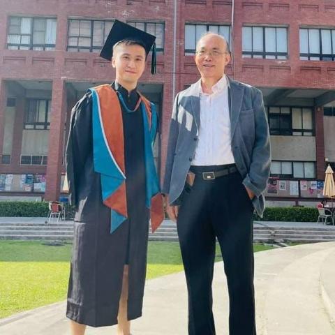 提供兒童體操小港服務的專家高雄地區/國高中英文指定家教- Lee李老師