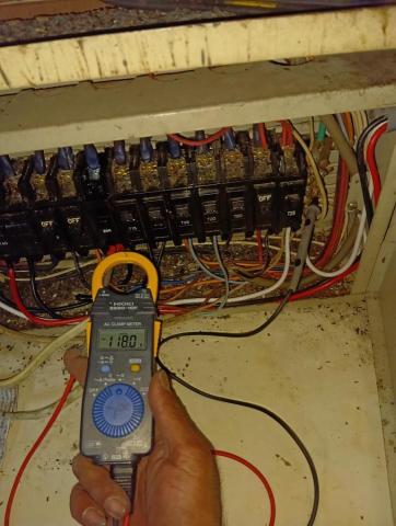 許耀文 - 更換5.5平方專插，及對應NFB&插座