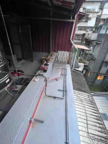 嘟泉水電工程 - 頂樓給水管路配置